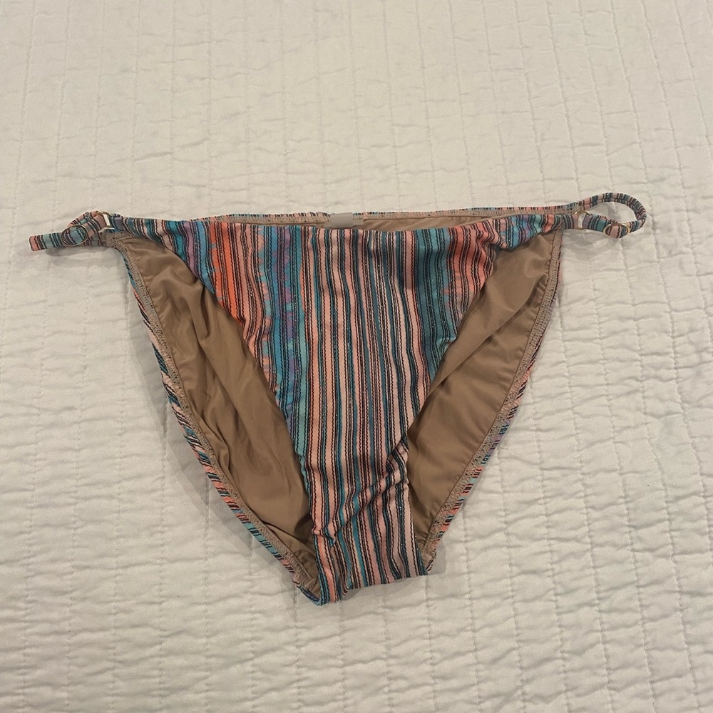 PQ bikini bottom. Multi color. Size large. No damage